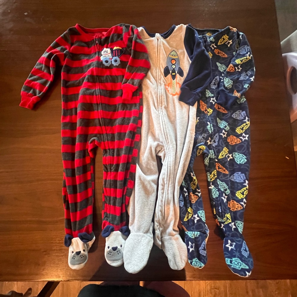 2T footed fleece sleeper bundle